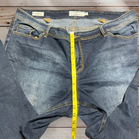 Torrid Luxe Slim Bootcut Jeans Size 24 - Picture 7 of 9
